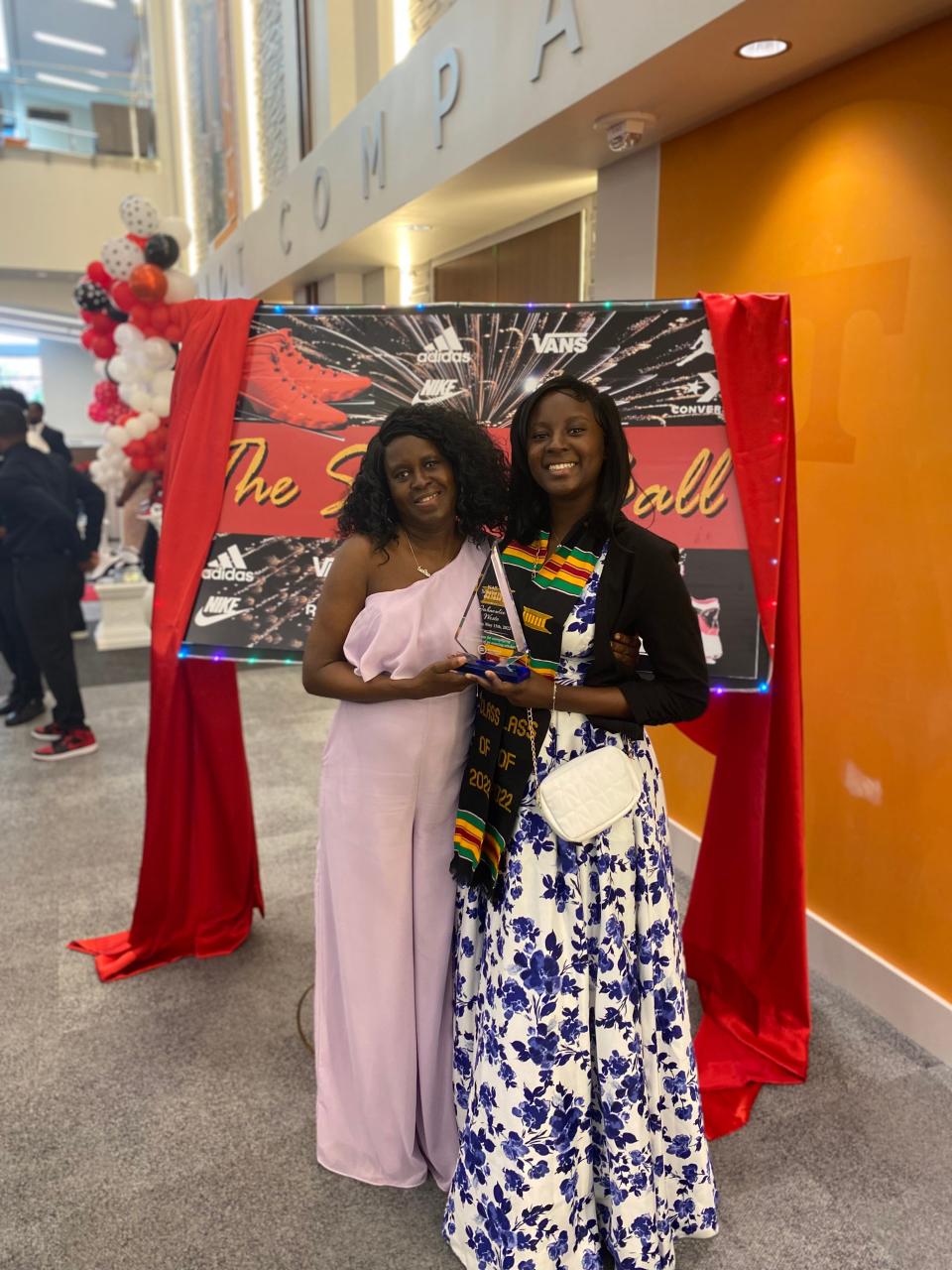 Haslam Scholar Jahneulie Weste receives the Achiever of the Year award in Knox County Schools National Achievers Society, accompanied by her proud mom, Jacqueline. May 2022