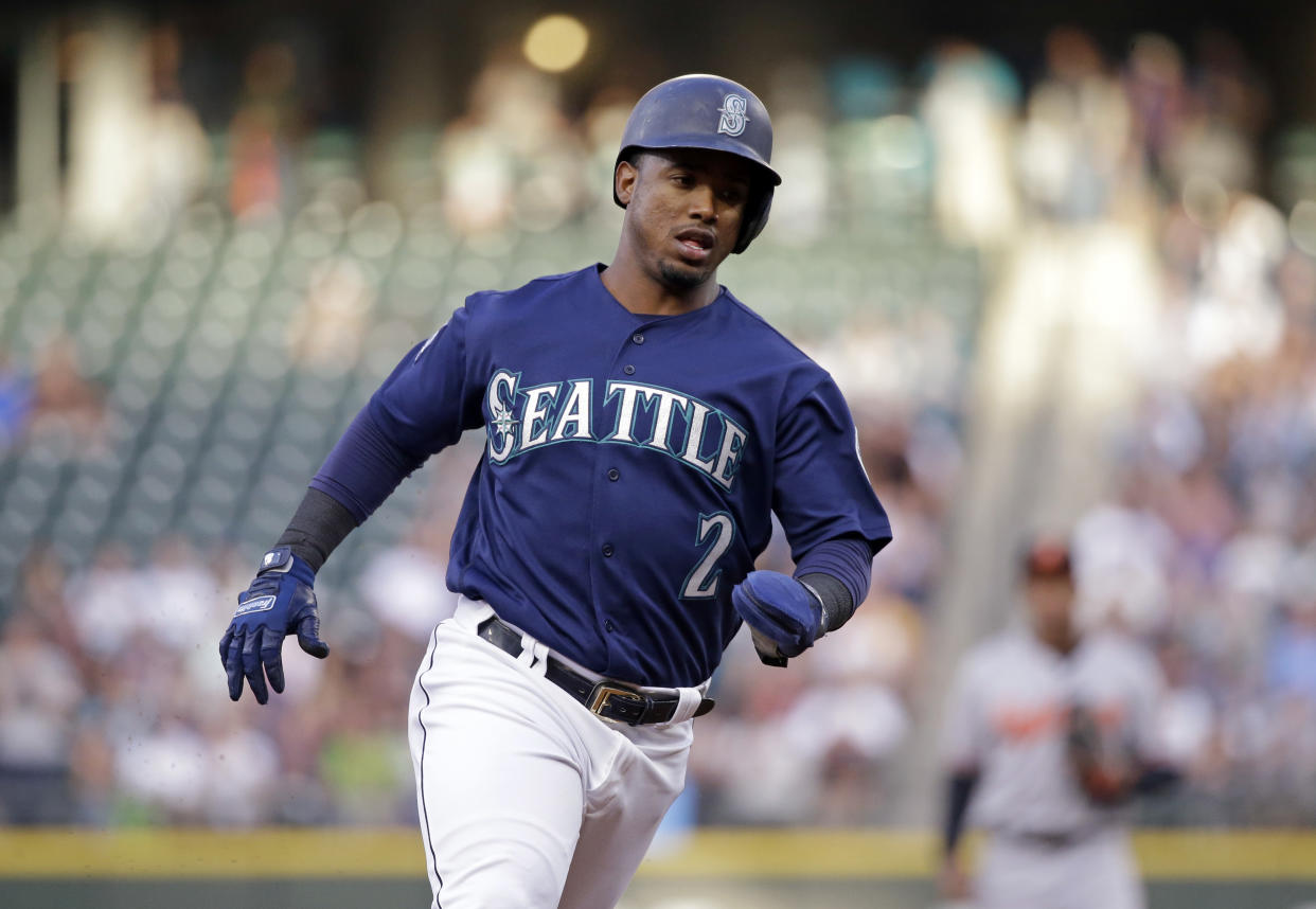 Seattle Mariners' shortstop Jean Segura claims he was assaulted and robbed at gunpoint by Dominican police in an Instagram post. (AP)