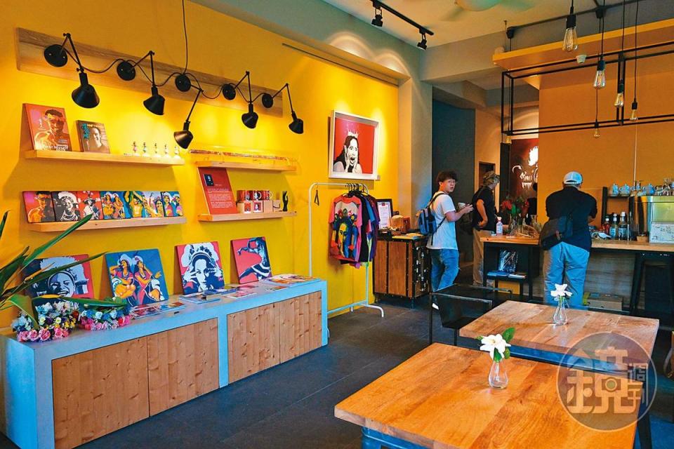 優席夫將老家改造成「Tribal Queen Art & Café 部落皇后藝術咖啡館」。