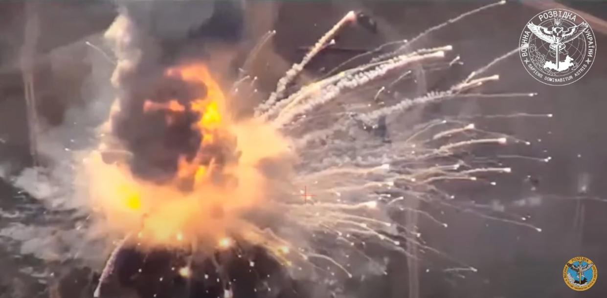 A video captures the moment an S-400 explodes in Crimea.