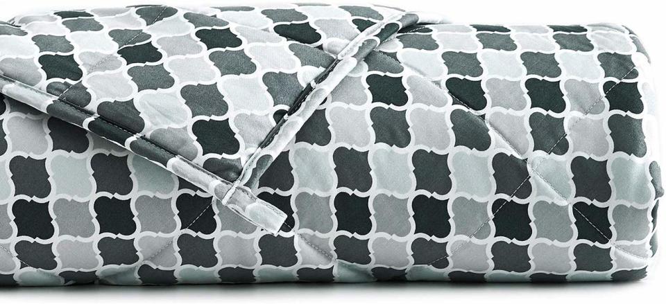 YnM Cooling Weighted Blanket with 100% Bamboo Viscose in Small Lattice Scroll