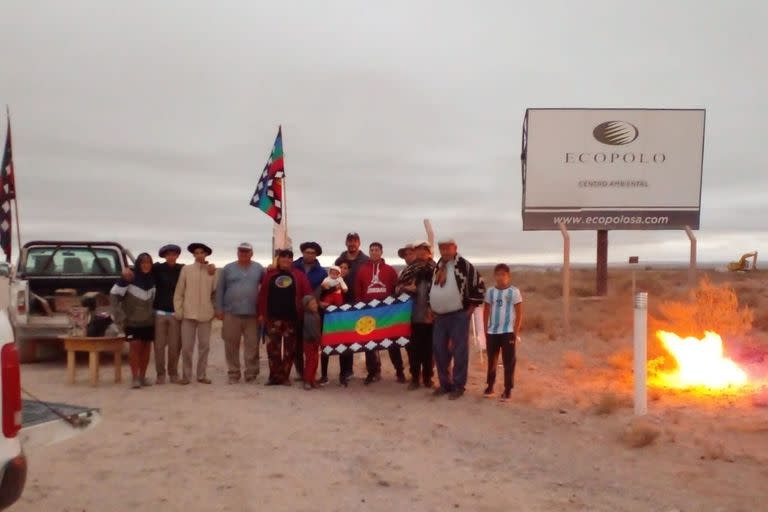 Comunidades Mapuches de Neuquén bloquean el ingreso a INDARSA, TREATER, COMARSA y SAN, en Vaca Muerta