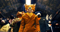 <p class="MsoNormal">“Der fantastische Mr. Fox” ist der erste und bisher einzige Ausflug von Wes Anderson ins Animationsgenre. An Skurilität und Einfallsreichtum steht die Roald-Dahl-Verfilmung den Reafilmen des Kult-Regisseurs jedoch in nichts nach. Im Zentrum steht der Fuchs Mr. Fox, der beschließt, Bauern zu bestehlen. Damit provoziert er ein Katz-und-Mausspiel zwischen Mensch und Tier.</p><p class="MsoNormal">(Bild: 20th Century Fox)<br></p>