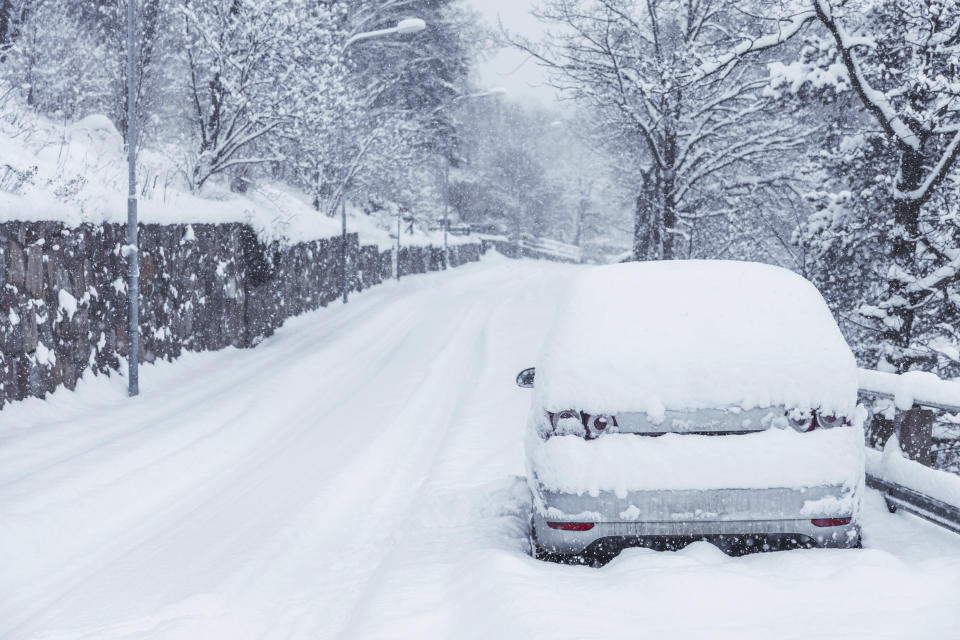 Auto im Schnee