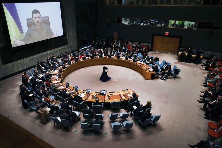 NEW YORK, NEW YORK - APRIL 05: Ukrainian President Volodymyr Zelensky addresses the United Nations (UN) Security Council via video link on April 05, 2022 in New York City. The Security Council session was called to consider Ukrainian allegations of mass murder of civilians in the town of Bucha by Russian soldiers. Hundreds of bodies, some bound and shot at close range, were discovered in the town northwest of Kyiv after Russian soldiers left.   Spencer Platt/Getty Images/AFP
== FOR NEWSPAPERS, INTERNET, TELCOS & TELEVISION USE ONLY ==