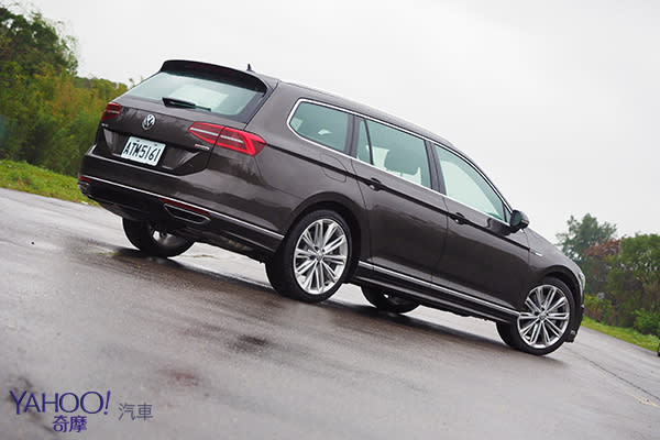 身騎駿馬的條頓武士！Volkswagen Passat Variant R-Line試駕