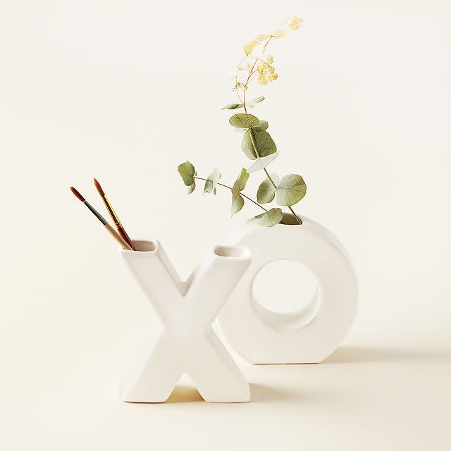 20) XO Vase Set