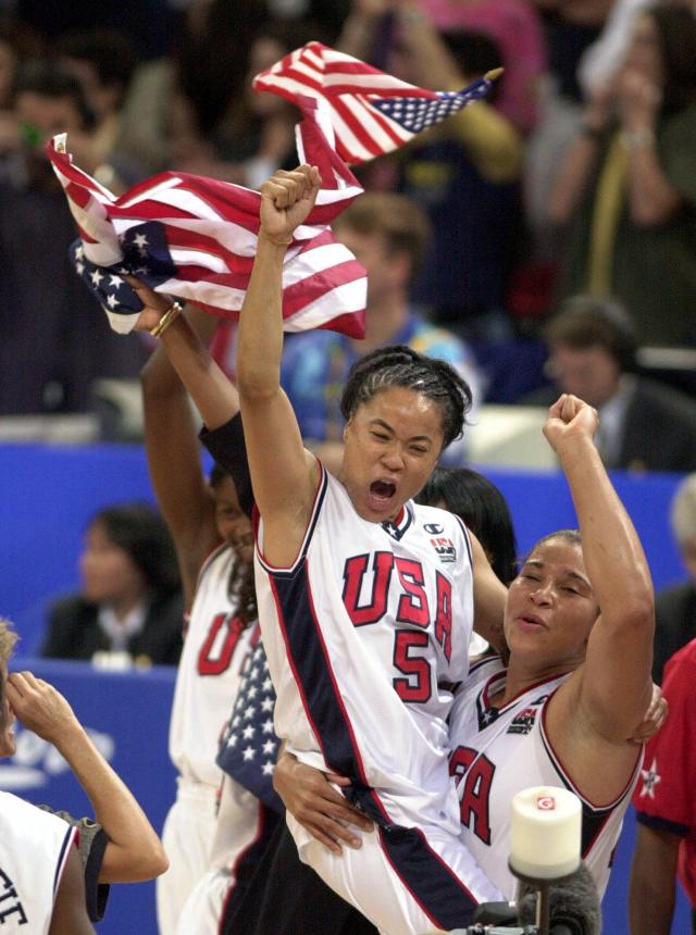 Dawn Staley, South Carolina celebrate life of Nikki McCray-Penson in  Rutgers exhibition game