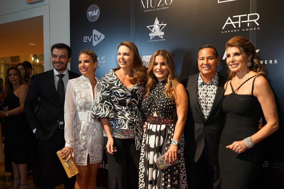 Luciani Dalessandro, Alejandra Requena, Barbara Palacios, Ana Teresa Rodríguez, Luis García y Patricia Janiot.