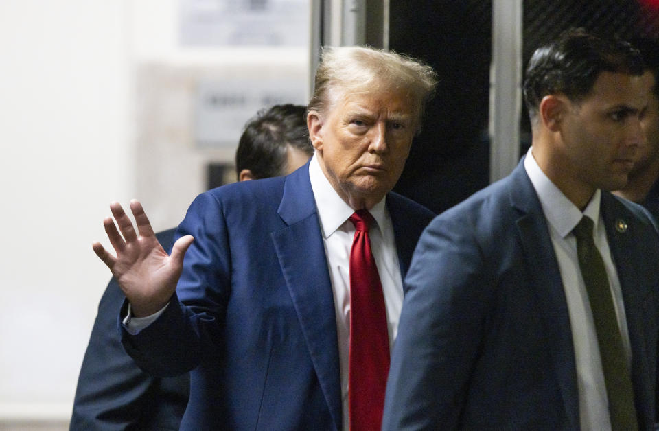 El expresidente Donald Trump comparece ante el tribunal penal de Manhattan antes de su juicio en Nueva York, el martes 30 de abril de 2024. (Justin Lane/Pool Foto vía AP)