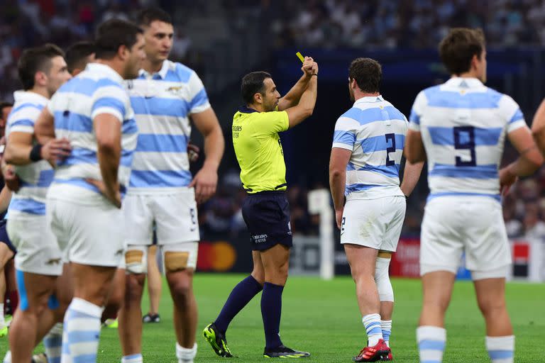 Los Pumas concedieron una cantidad de penales demasiado alta en este nivel; la pagaron más en el resultado que en tarjetas, ya que recibieron solamente la amarilla destinada a Santiago Carreras.