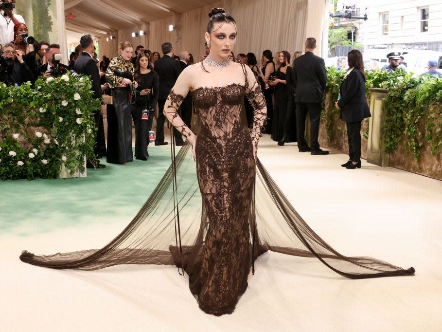 Emma Chamberlain attends the 2024 Met Gala.