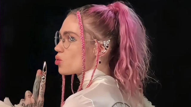 Grimes shares new video for 'Player Of Games' · News ⟋ RA