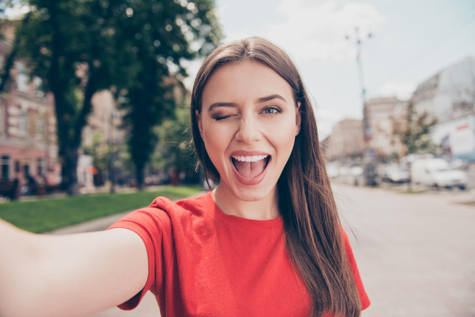 Lucir la mejor sonrisa es clave en redes sociales visuales como facebook, Instagram o Snapchat y por ello la estética dental está cada vez más en auge. (Foto: Getty)