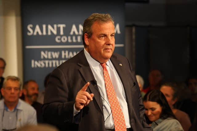 Former Governor CHRIS CHRISTIE announces his bid for President in New Hampshire