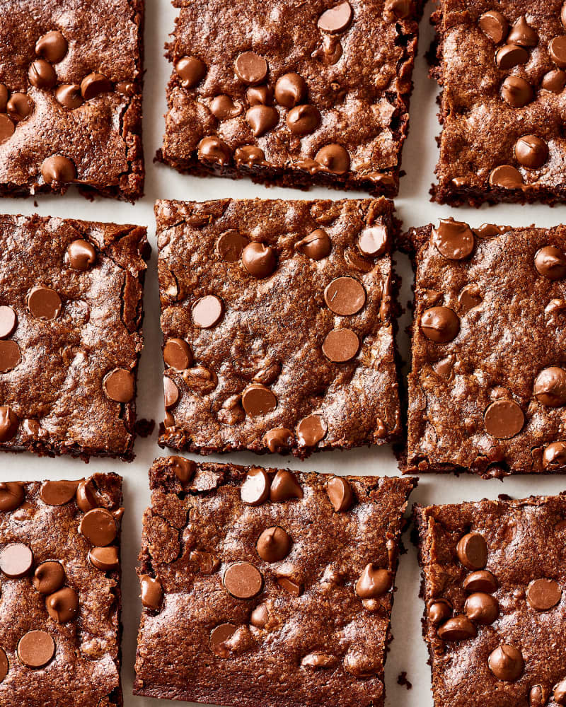 9 chocolate chip brownies arranged in a grid