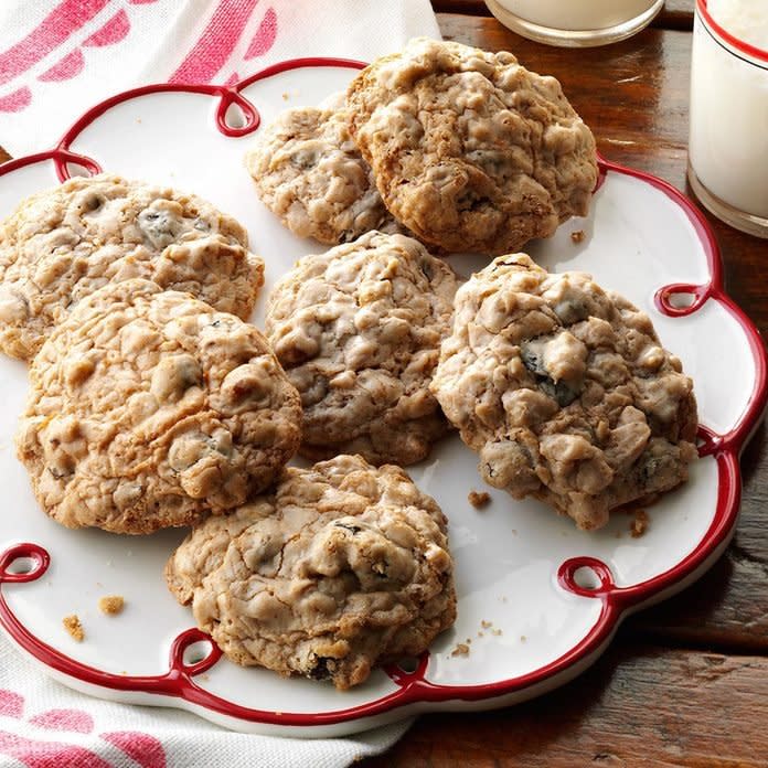 Old-Fashioned Oatmeal Raisin Cookies