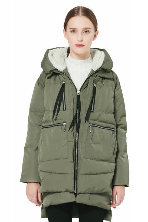 2) Thickened Down Jacket