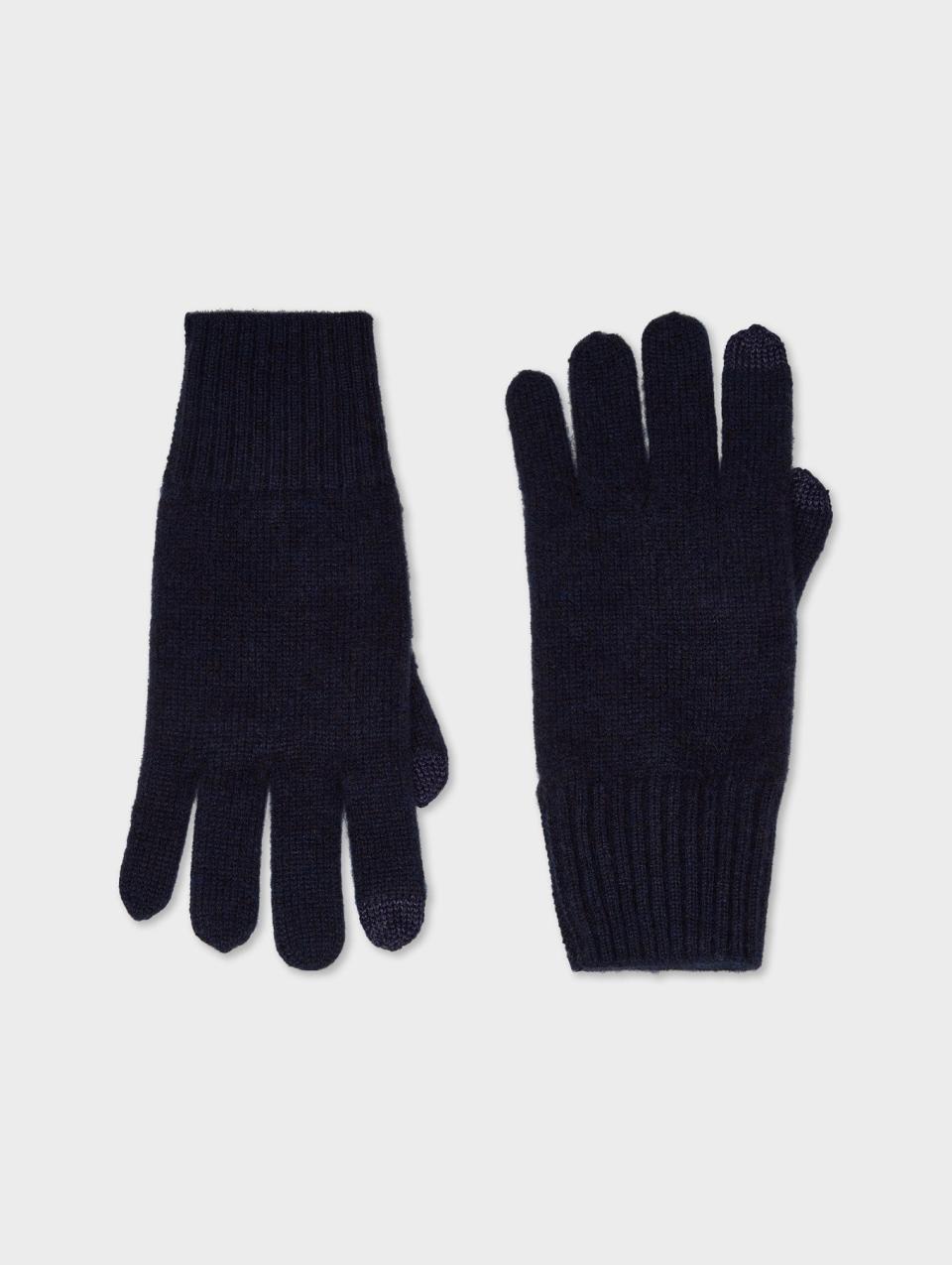 <p><a href="https://go.redirectingat.com?id=74968X1596630&url=https%3A%2F%2Fwww.whiteandwarren.com%2Fcollections%2Fhats-gloves%2Fproducts%2Fcashmere-texting-gloves-deep-navy&sref=https%3A%2F%2Fwww.townandcountrymag.com%2Fstyle%2Ffashion-trends%2Fg13532208%2Fwhat-to-wear-skiing%2F" rel="nofollow noopener" target="_blank" data-ylk="slk:Shop Now;elm:context_link;itc:0;sec:content-canvas" class="link ">Shop Now</a></p><p>Cashmere Texting Gloves</p><p>whiteandwarren.com</p><p>$99.00</p>