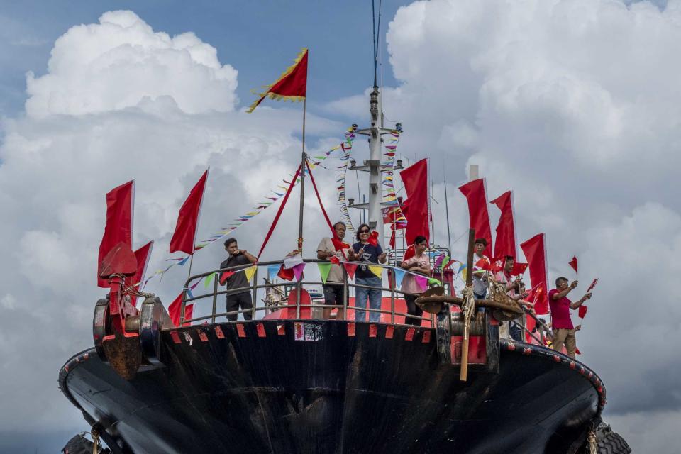 2023年7月1日，漁民團體聯會「由治及興新階段 一國兩制新航程」七一漁船巡遊。攝：林振東/端傳媒