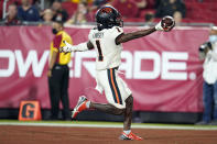 Oregon State wide receiver Tyjon Lindsey (1) scores a touchdown during the second half of an NCAA college football game against Southern California Saturday, Sept. 25, 2021, in Los Angeles. (AP Photo/Marcio Jose Sanchez)