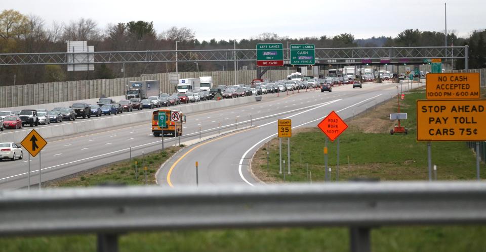 A fatal multi-vehicle accident occurred at 5:30 a.m. Tuesday in the southbound lanes of the Spaulding Turnpike to the south of the Dover tollbooth, causing a huge backup for morning commuters as New Hampshire State Police and Dover Police and Fire worked to investigate the accident and clear the roadway.