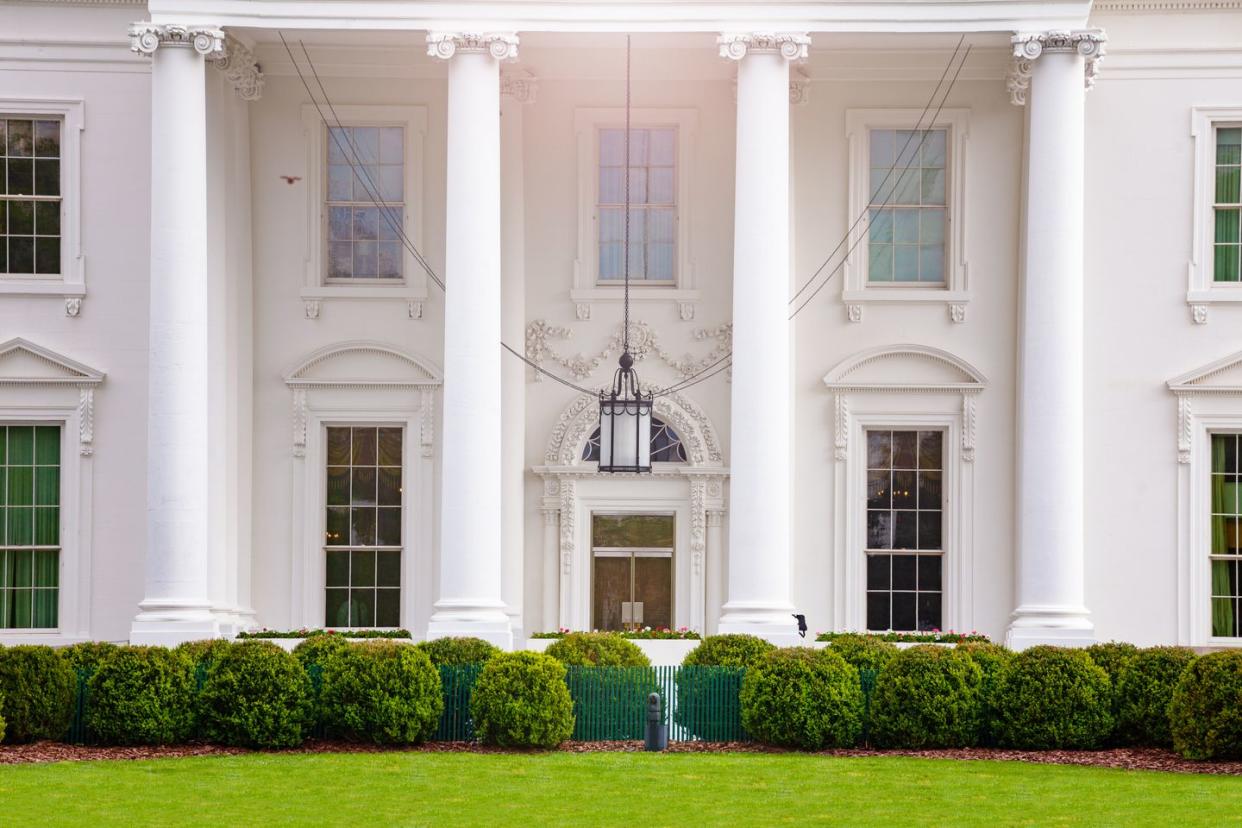 entrance to white house, residence of us president