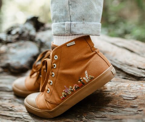 Embroidered floral high tops reviewers love for everything from days spent shopping to hiking trips