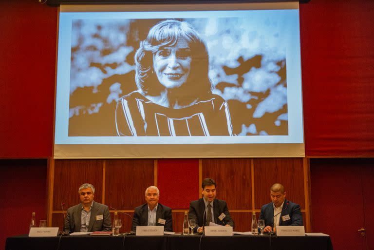 Con un homenaje a la periodista Magdalena Ruiz Guiñazú se inició la asamblea de ADEPA en El Calafate