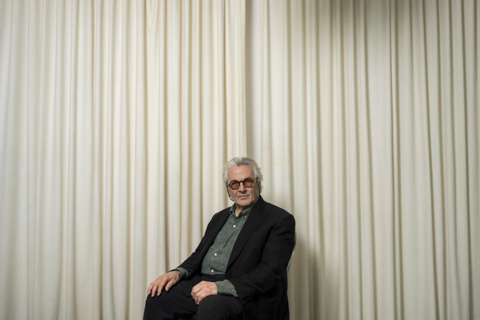 El director George Miller posa para un retrato para promover la película "Furiosa: A Mad Max Saga" en Los Ángeles, el viernes 10 de mayo de 2024. (Foto AP/Jae C. Hong)