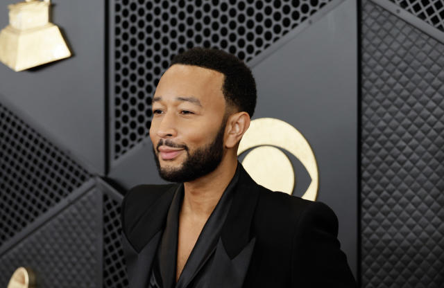 John Legend Shares Pics of Chrissy Teigen and Luna with Dogs