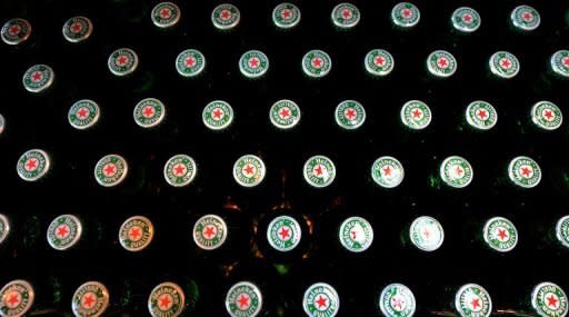 Dutch beer giant Heineken on Friday gave Singapore food and beverage group Fraser and Neave (F&N) one more week to consider its $4.1 billion takeover offer for Asia Pacific Breweries (APB)