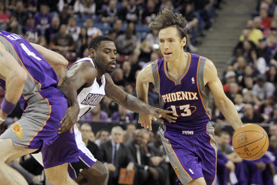 鳳凰城太陽傳奇名將Steve Nash（圖右）。(AP Photo/Rich Pedroncelli)