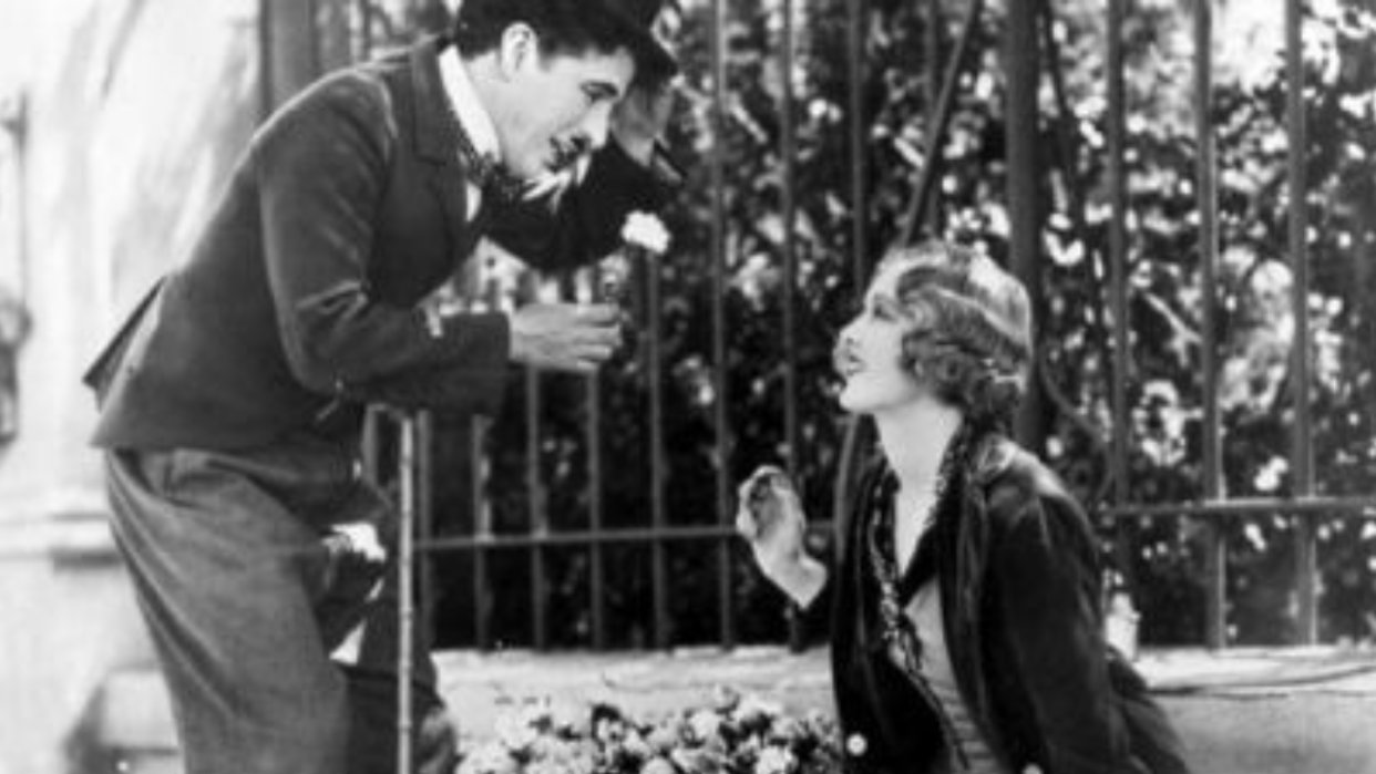  Charles Chaplin and Virginia Cherrill in City Lights 