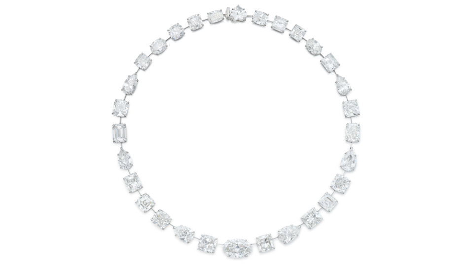 Leviev diamond necklace set with 30 carats of diamonds cut in various shapes, totaling 123.27 carats