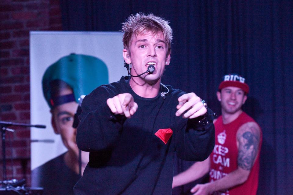 Late 90's/early 2000's teen pop star Aaron Carter performed a well-received set for a large group of mostly female fans at Phoenix Hill Tavern on Saturday night.