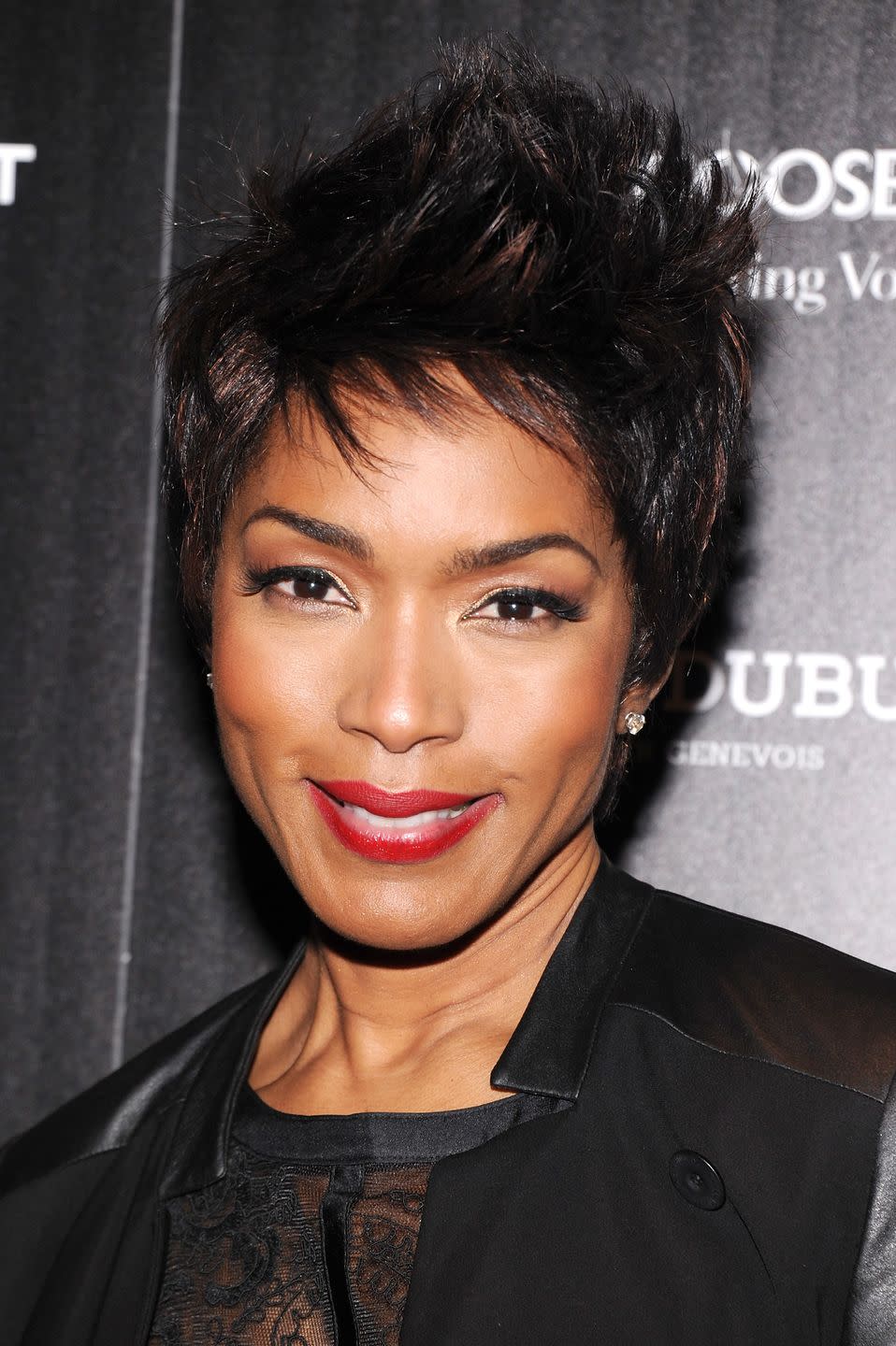 best short haircuts for older women angela bassett