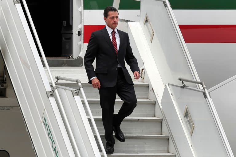 Llegada al aeropuerto de Ezeiza del presidente mexicano Enrique Peña Nieto