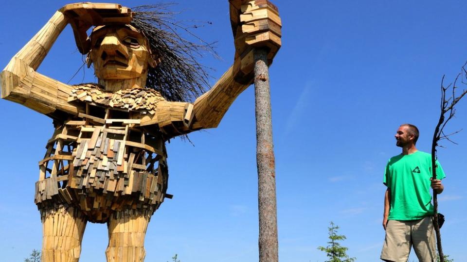 Thomas Dambo is one of the world's leading recycle artists.