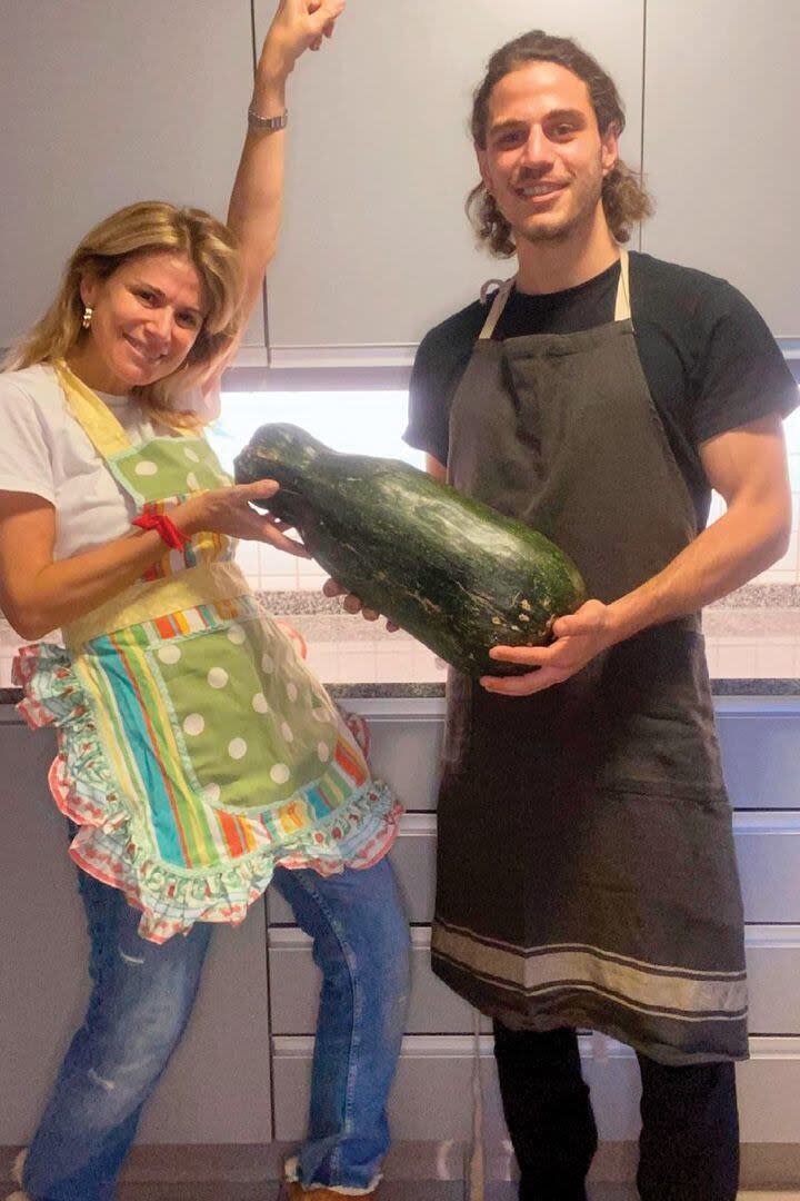 Flavia Palmiero y su hijo chef
