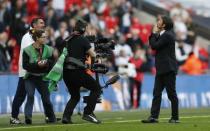 Britain Soccer Football - Tottenham Hotspur v Chelsea - FA Cup Semi Final - Wembley Stadium - 22/4/17 Chelsea manager Antonio Conte blows kisses to the fans at the end of the game Action Images via Reuters / John Sibley Livepic