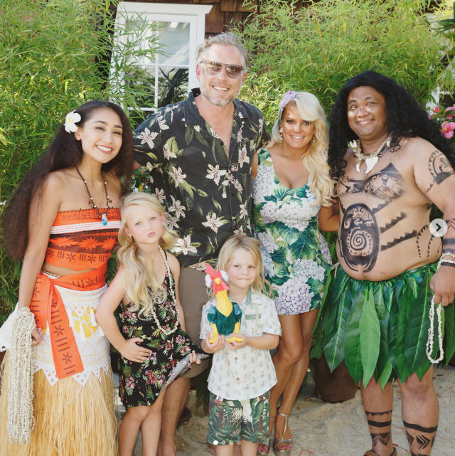 Jessica Simpson, Eric Johnson's 'Family Spring Break' in Cabo: Pics