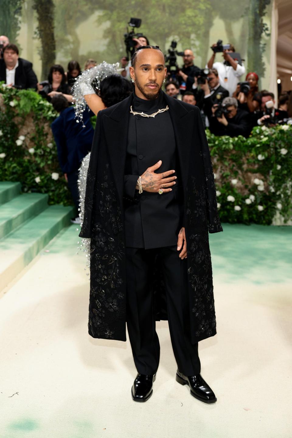 Lewis Hamilton in Burberry  (Getty Images for The Met Museum/)