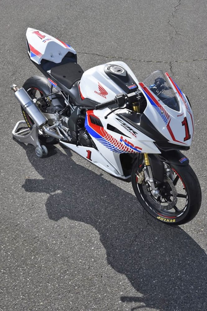 透過ECU 解限讓賽道版本的CBR250RR 能突破180km/h。