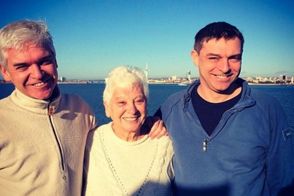 Phillip Schofield with mum Pat and brother Timothy (Phillip Schofield)