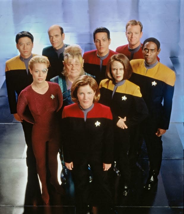 Garrett Wang as Harry S.L. Kim, Jeri Ryan as Seven of Nine, Robert Picardo as "The Doctor," Ethan Phillips as Neelix, Kate Mulgrew as Kathryn Janeway, Robert Beltran as Chakotay, Roxann Dawson as B'Elanna Torres, Robert Duncan McNeill as Thomas Eugene Paris, and Tim Russ as Tuvok in "Star Trek: Voyager" Season 7<p>CBS via Getty Images</p>