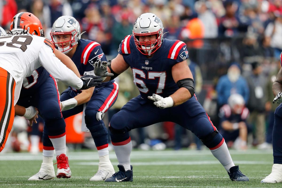 Bengals to sign offensive linemen Alex Cappa and Ted Karras, per reports