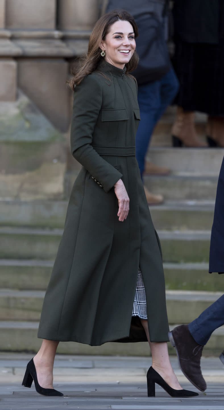 <p>Duchess of Cambridge visits City Hall in Bradfords Centenary Square. She wore a coat by <a href="https://www.alexandermcqueen.com/us" rel="nofollow noopener" target="_blank" data-ylk="slk:Alexander McQueen;elm:context_link;itc:0;sec:content-canvas" class="link ">Alexander McQueen</a>. </p>