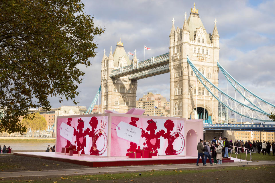 themed popup for Pandora, by London Bridge