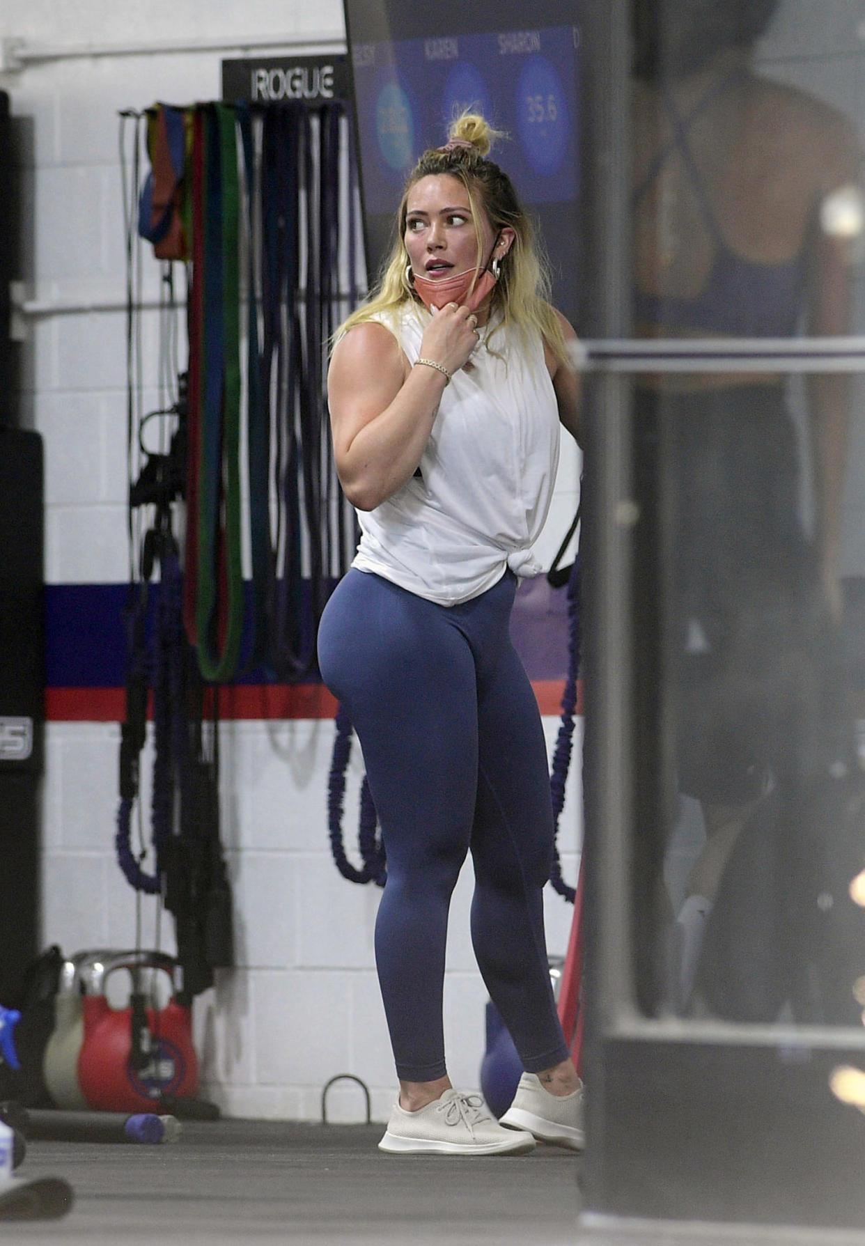 EXCLUSIVE: Hilary Duff Gets in an Intense Workout Session at a Gym in Los Angeles.  (TheImageDirect.com)